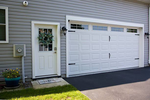 24/7 Emergency Garage Door Panel Replacement experts in Crookston, MN